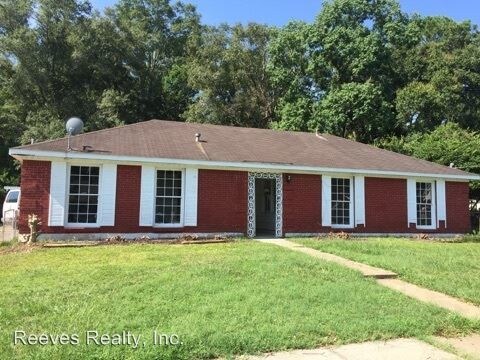 Foto principal - 3771 Heritage Dr N