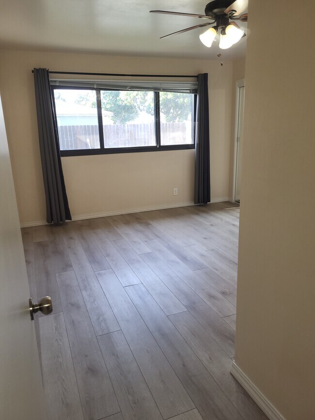 Foto del edificio - 4545 N Meridian Ave