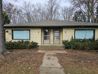 Building Photo - 2819 Lake Rd W