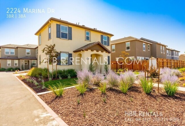 Building Photo - River Island Beautiful 3 Bedroom Rental Mo...