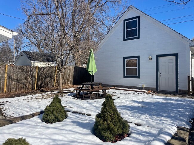 Foto del edificio - 4453 York Ave S