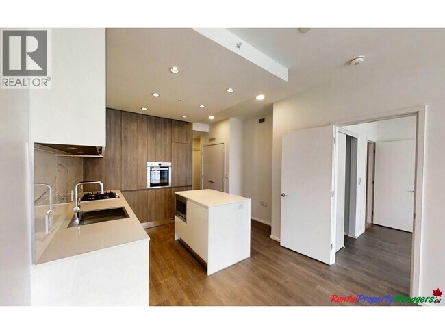 Photo du bâtiment - 4650 Brentwood Blvd