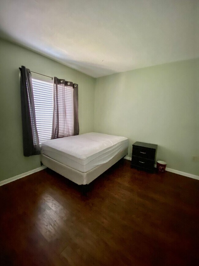 Foto del edificio - 2 Bedroom 2 Bathroom Unit @ Park Circle