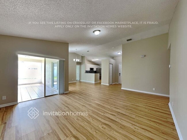 Foto del edificio - 224 W Riverbend Dr