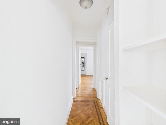 Foto del edificio - 205 E 33rd St