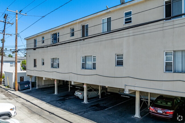 Building Photo - 125 Ximeno Avenue