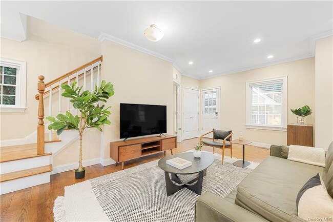 Building Photo - 420 Midland Ave