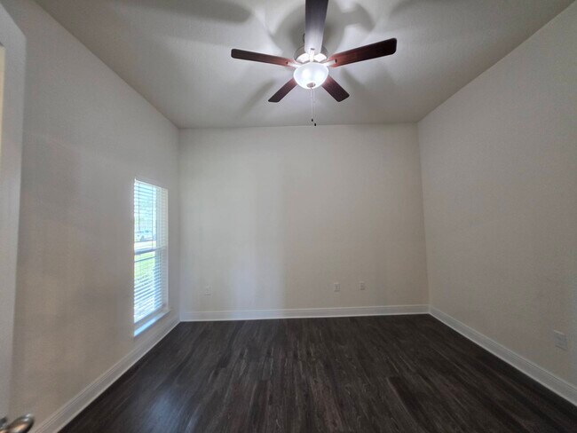 Foto del edificio - 6229 Redberry Dr