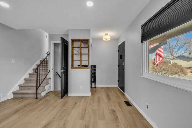 Foto del edificio - 5545 Elkhart St