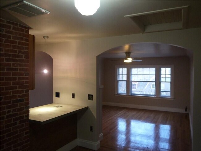 Foto del edificio - 283 Norwood Ave