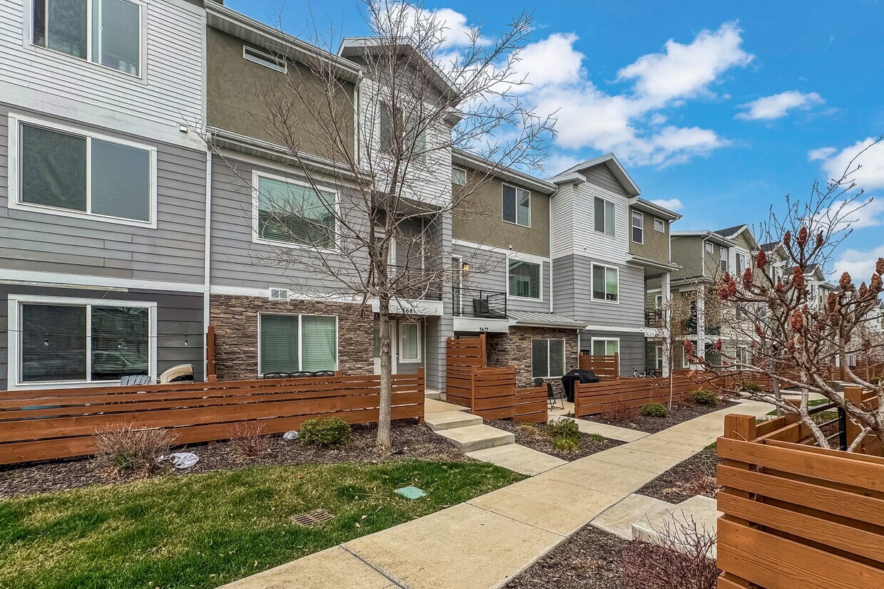 Photo - 3677 Golden Sky Ln (South Jordan, UT)