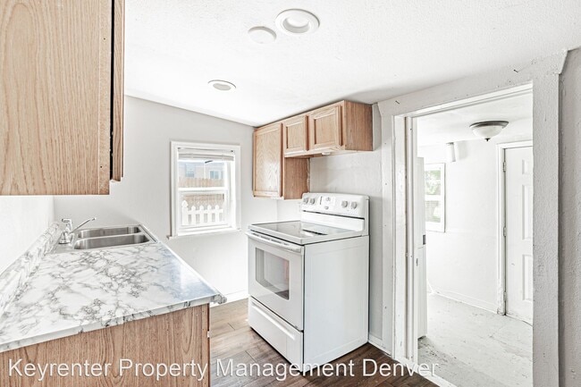 Building Photo - 2 br, 1 bath House - 1301 Kenton St.
