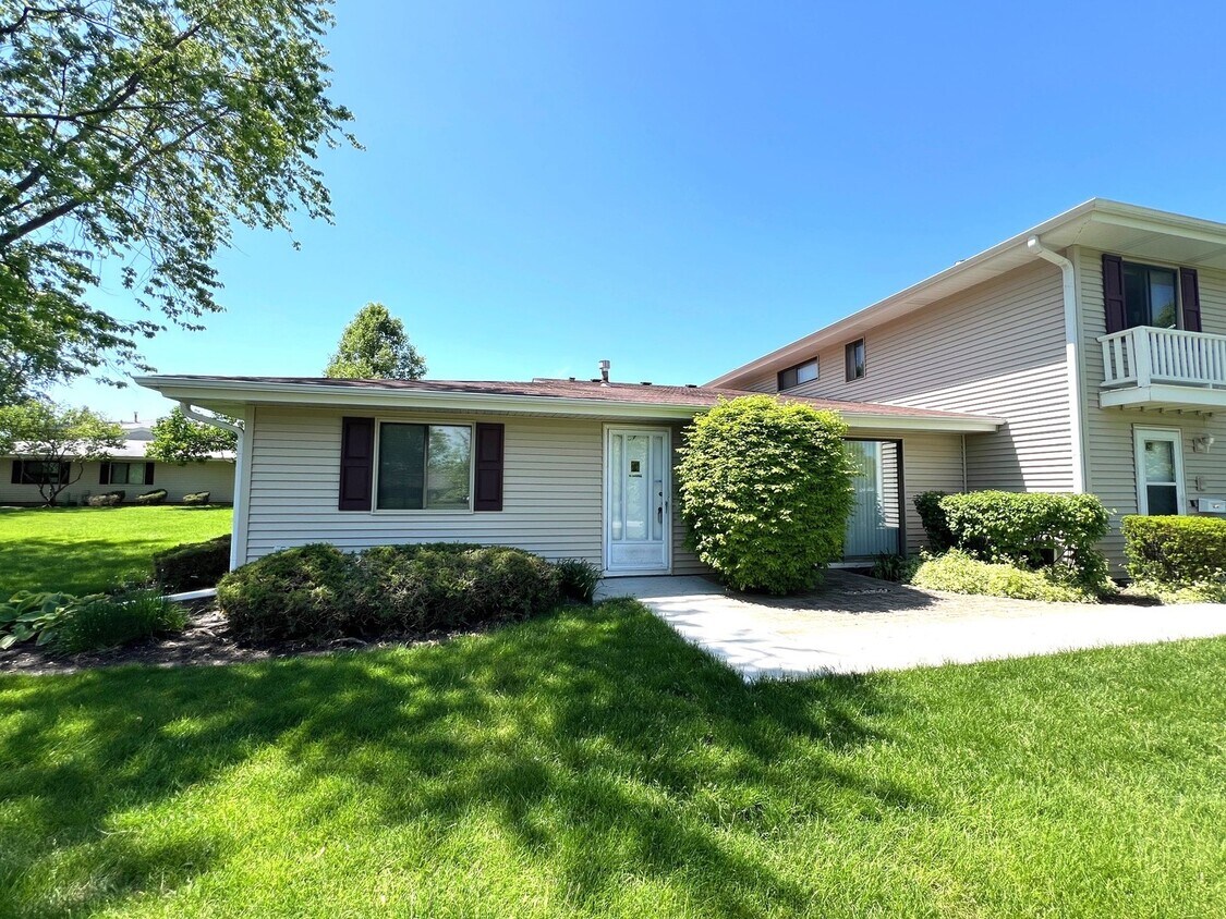 Primary Photo - 1405 Tonset Ln