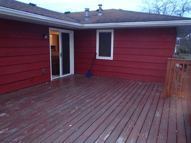 Building Photo - 2527 23rd Ave NW