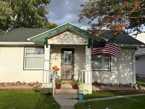 Building Photo - 2116 Utah Ave