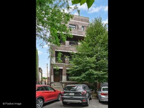 Building Photo - 450 N Sangamon St
