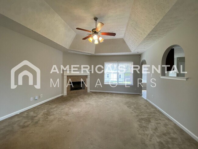 Foto del edificio - Home for Rent in Montgomery with Fenced in...