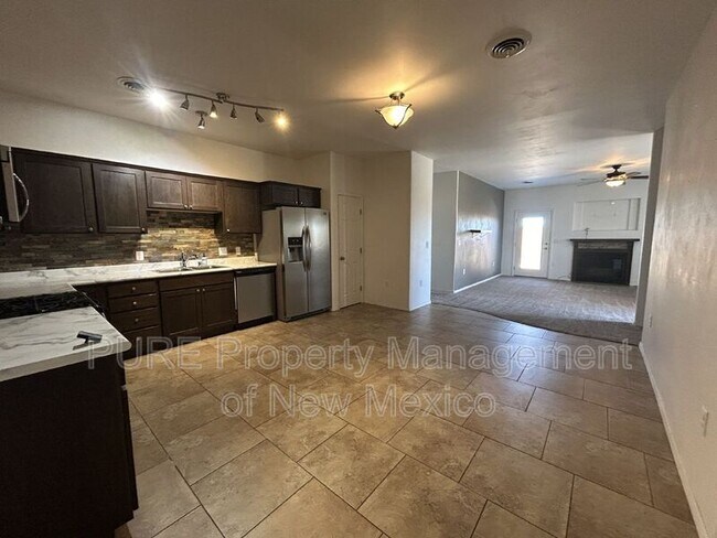 Foto del edificio - 2208 E Ranch Dr