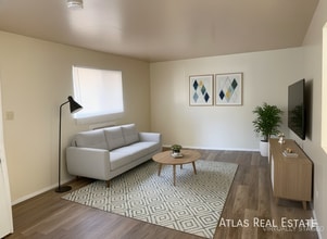 Building Photo - 2707 N Chestnut St