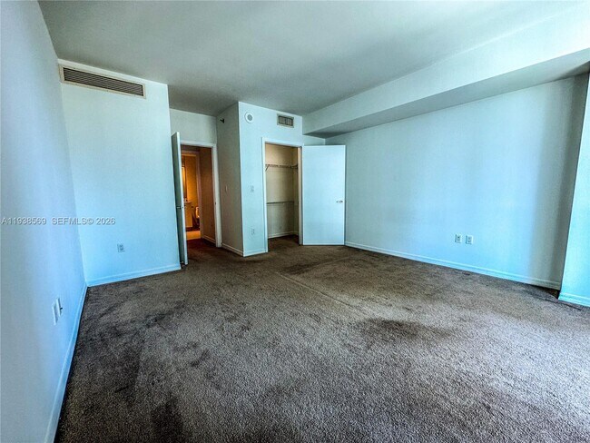 Building Photo - 500 Brickell Ave