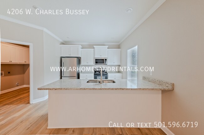 Foto del edificio - 4206 W Charles Bussey Ave