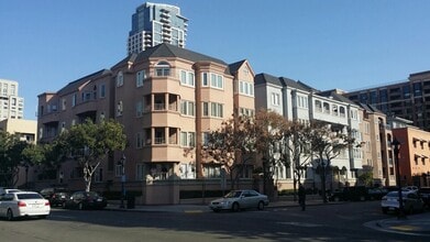 Building Photo - 655 Columbia St