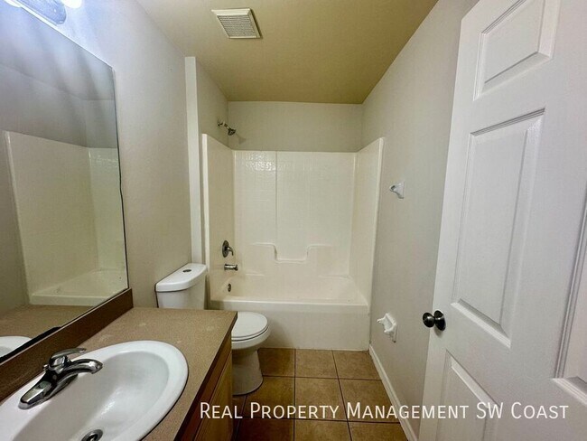Foto del edificio - 2801 Hightower Ave S