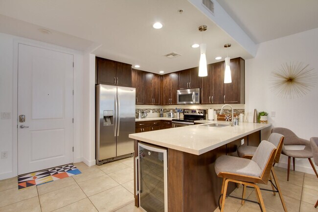 Foto del edificio - 5350 E Deer Valley Dr