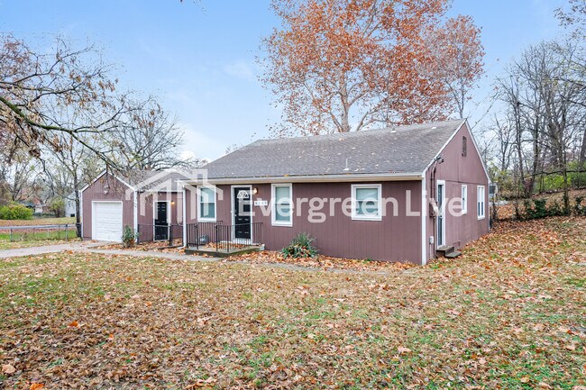 Foto del edificio - 5247 Laurel Ave