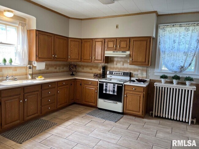 Foto del edificio - 2829 E Sangamon Ave
