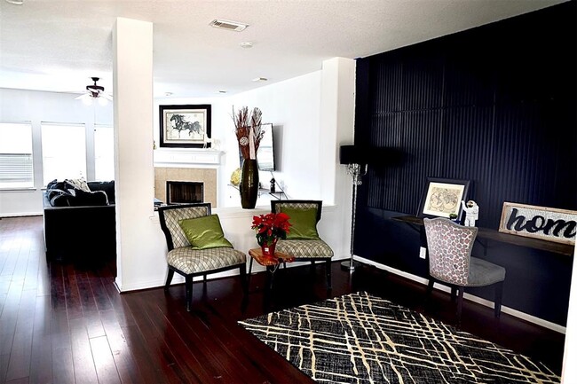 Foto del edificio - 6426 Star Shadow Ln