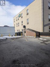 Building Photo - 80 Athol St E