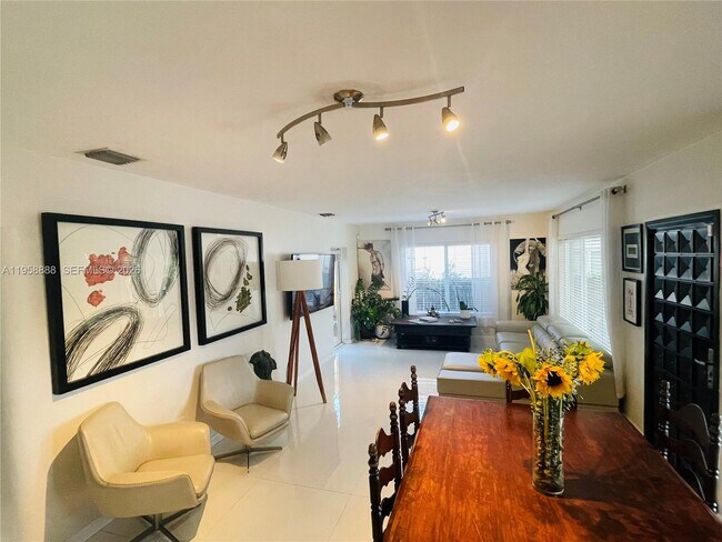 Foto del edificio - 759 NE 87th St