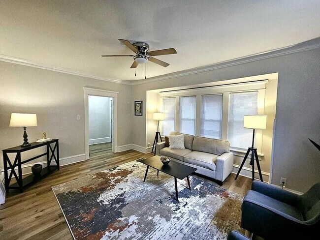 Foto del edificio - 4 Bedroom Single Family