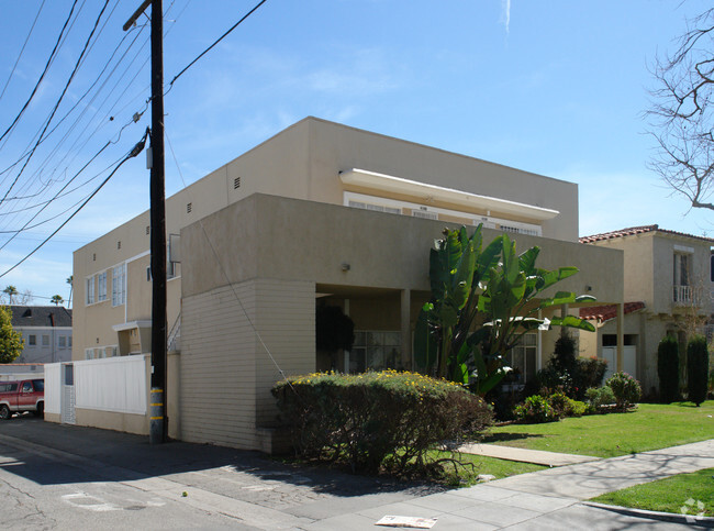 Building Photo - Rexford Dr. Apartments