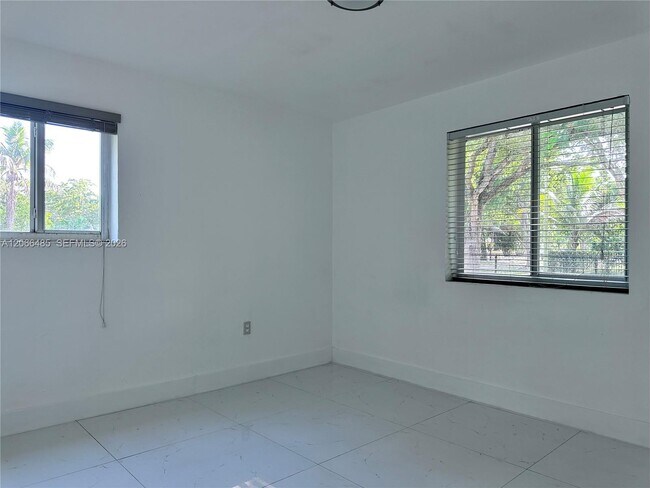 Foto del edificio - 12780 NW 16th Ave