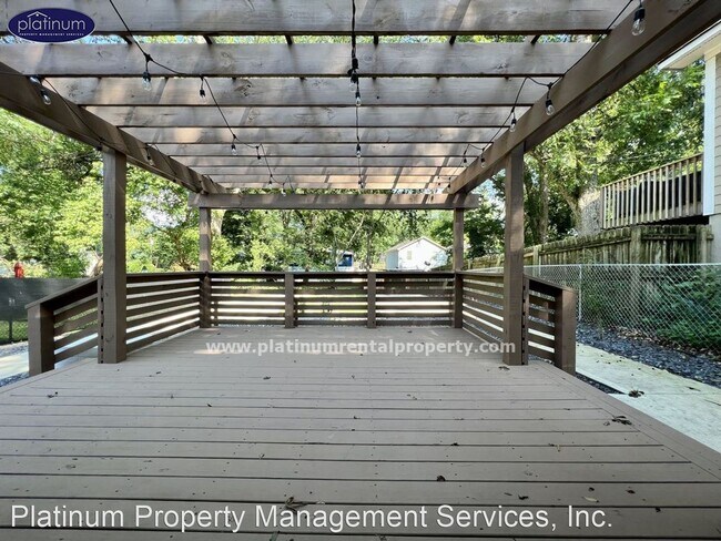 Building Photo - 1 br, 1 bath House - 982 Grant Ter Se Unit A