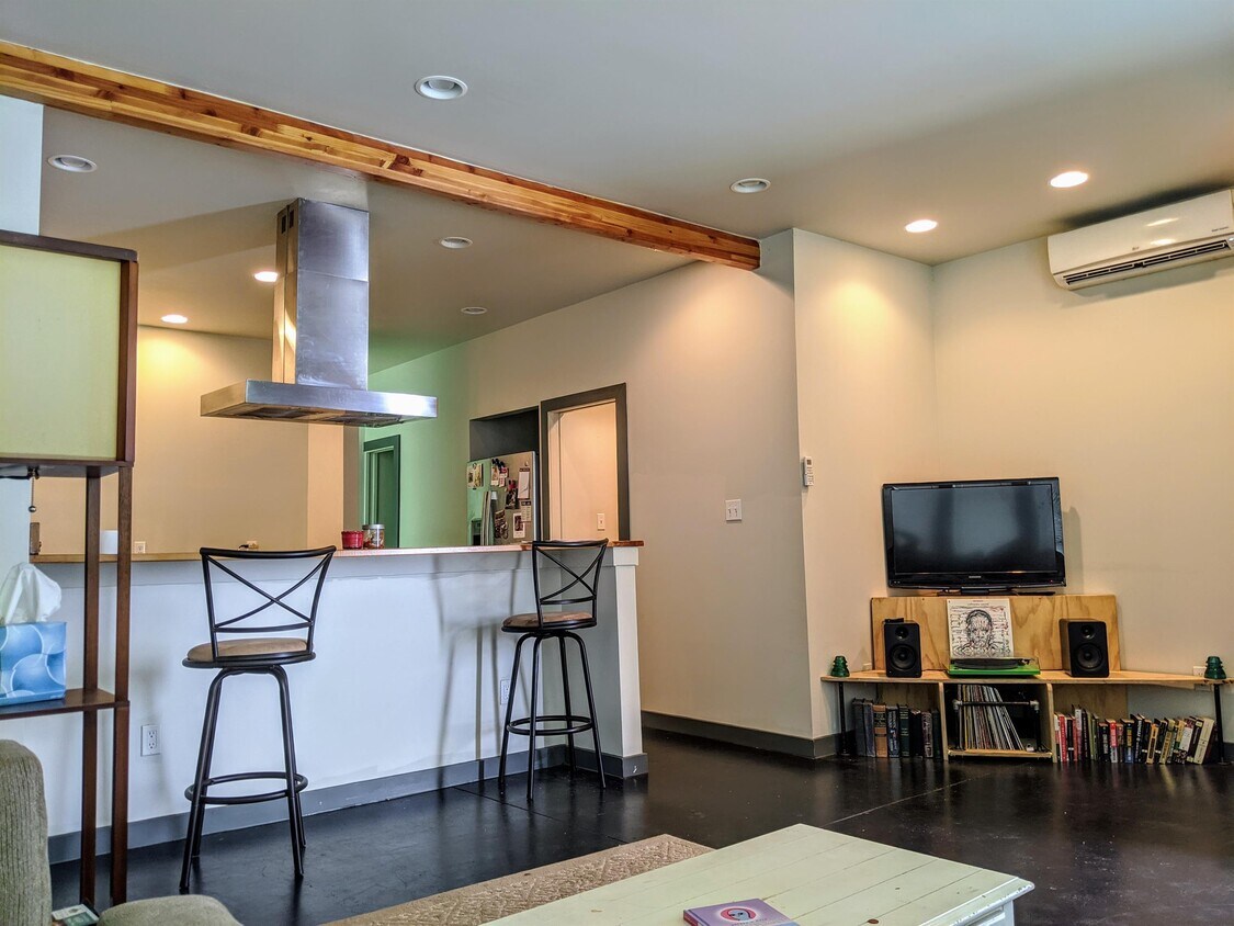 Foto principal - 307 W 23rd St
