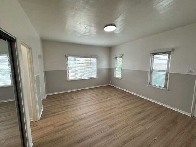 Foto del edificio - Remodeled Pierpont Beach Apartment