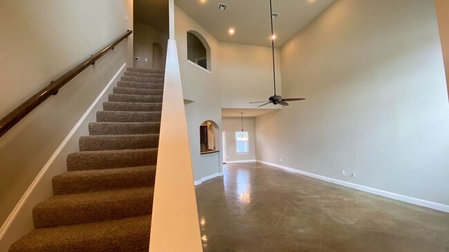 Building Photo - 3132 Stallion Dr