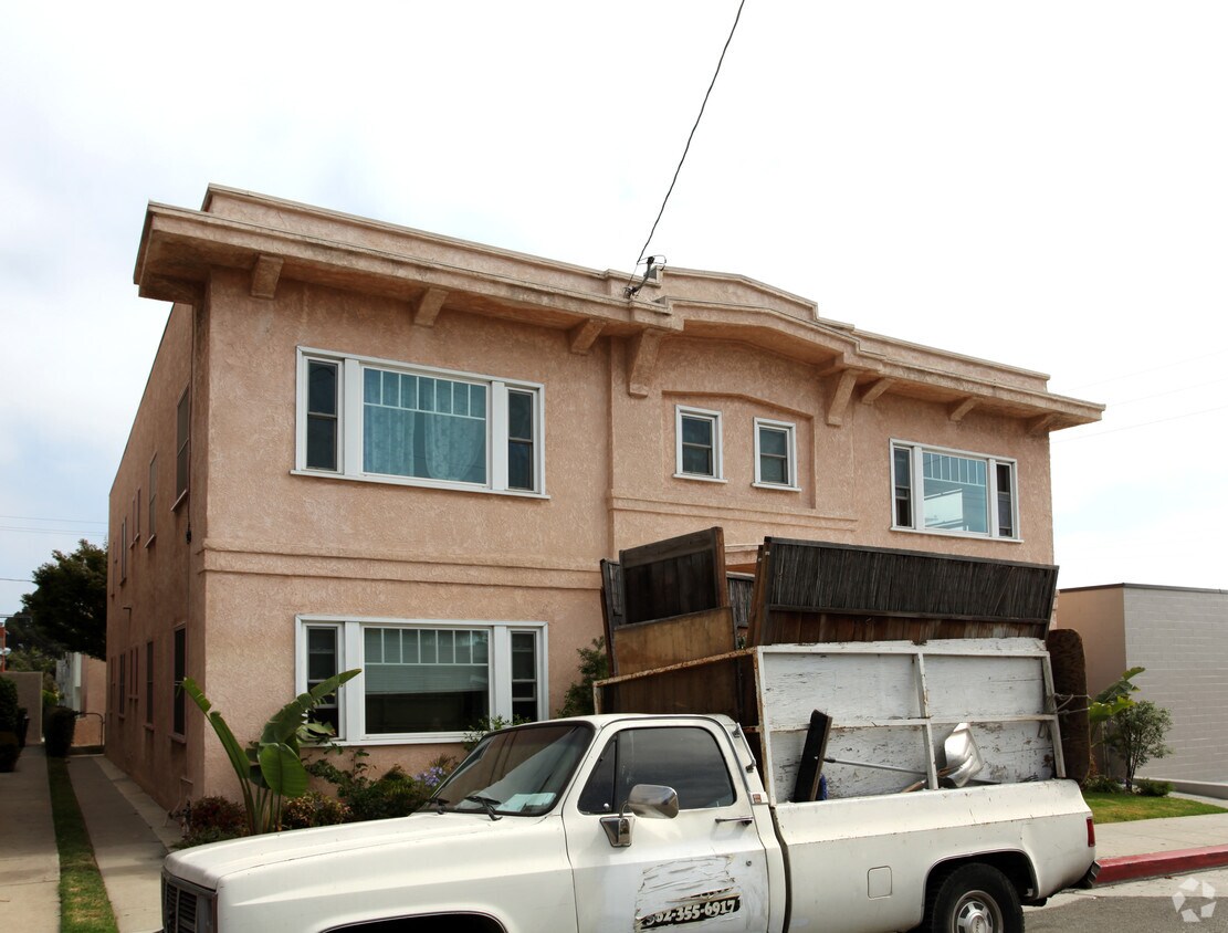 Foto del edificio - 4321 E 4th St