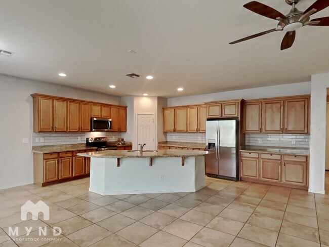 Foto del edificio - 2816 E Russell St