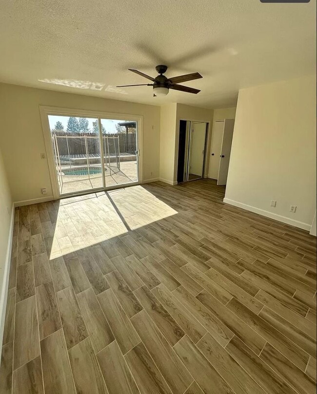 Building Photo - 3925 Orchid Dr