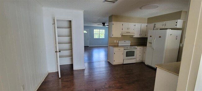 Foto del edificio - 1425 NE Old Mill Dr