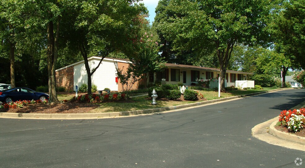 Oakbrook Apartments Rentals Glen Allen, VA
