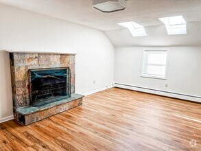 Building Photo - 671 Cornwall Ave