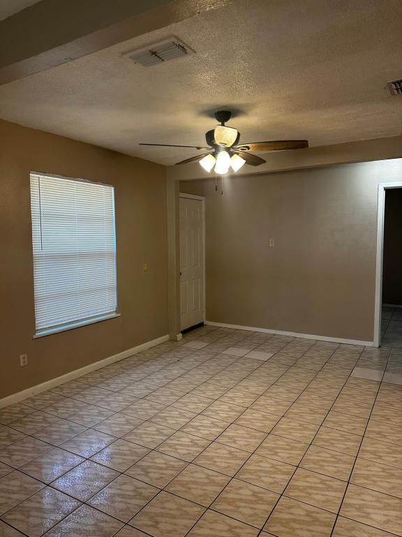 Building Photo - 1317 E Champion St