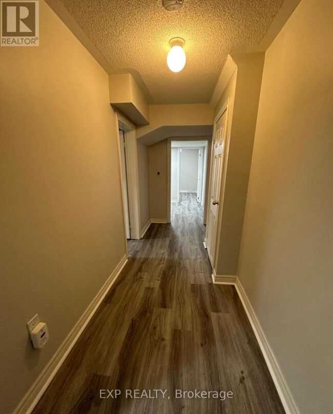Building Photo - 5 Fallgate Dr