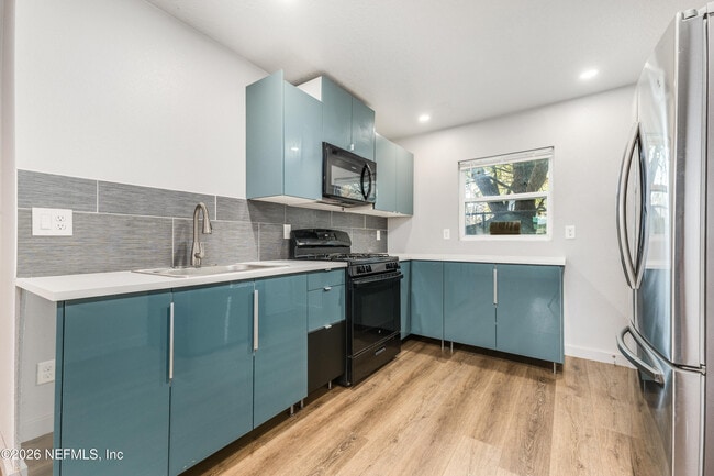 Foto del edificio - 231 E 16th St