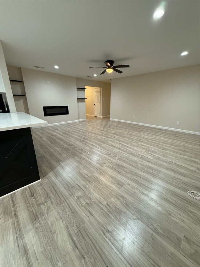 Foto del edificio - 4747 Clover St